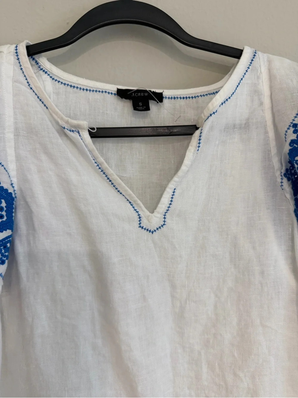 White Linen Blend Flutter Sleeve Top with Blue Embroidery J. Crew 100% linen sma